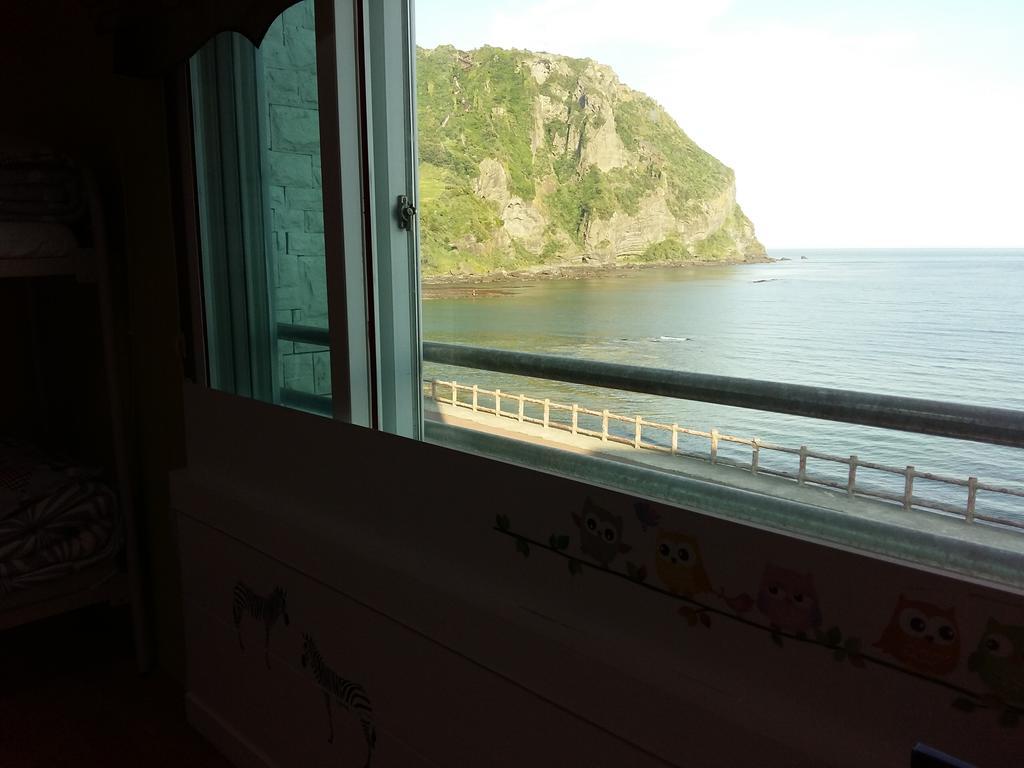 Nice View Guesthouse Seogwipo Exteriör bild