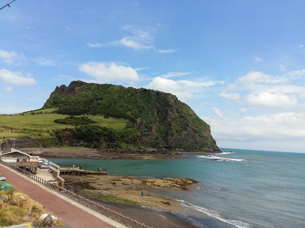 Nice View Guesthouse Seogwipo Exteriör bild