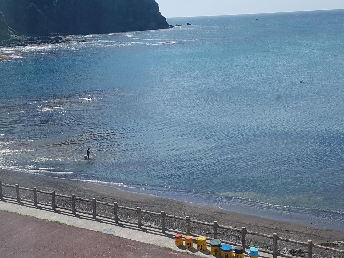 Nice View Guesthouse Seogwipo Exteriör bild