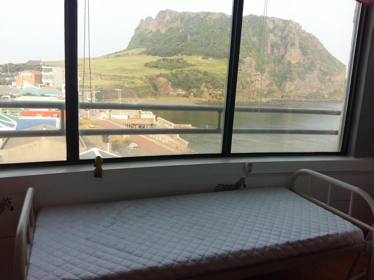 Nice View Guesthouse Seogwipo Exteriör bild